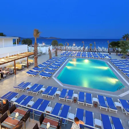 Курортный комплекс Petunya 4*