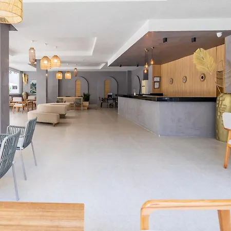 Petunya 4* オータキャンツ