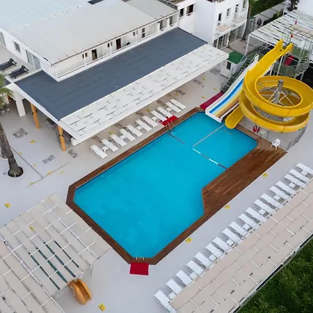 Petunya オータキャンツ