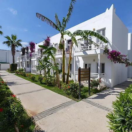 リゾート Petunya オータキャンツ