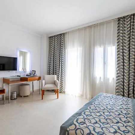 منتجع Petunya 4*